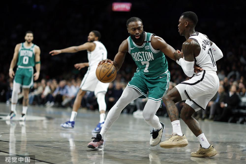 在攻防两端 在攻防两端