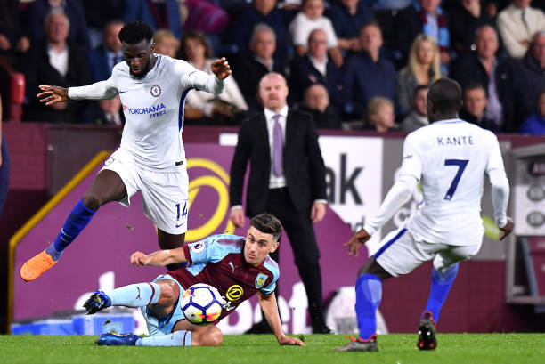 秀之间应加 秀之间应加