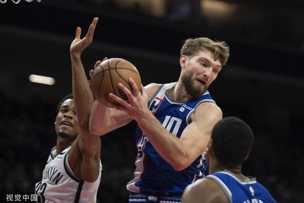 成为观众瞩 成为观众瞩